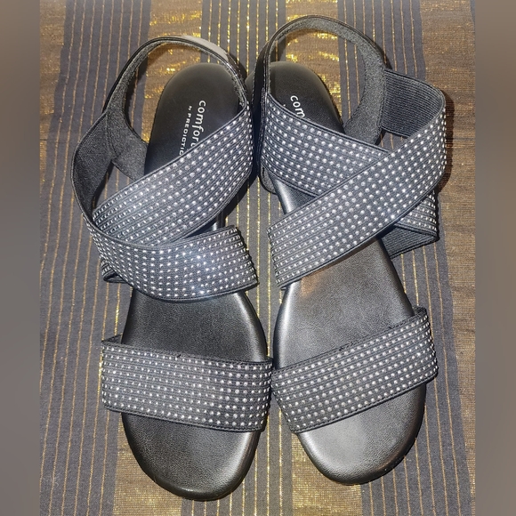 Predictions Comfort Plus Size 71/2 Strappy Silver Rinestone Studded Sandals Cute - Picture 5 of 14